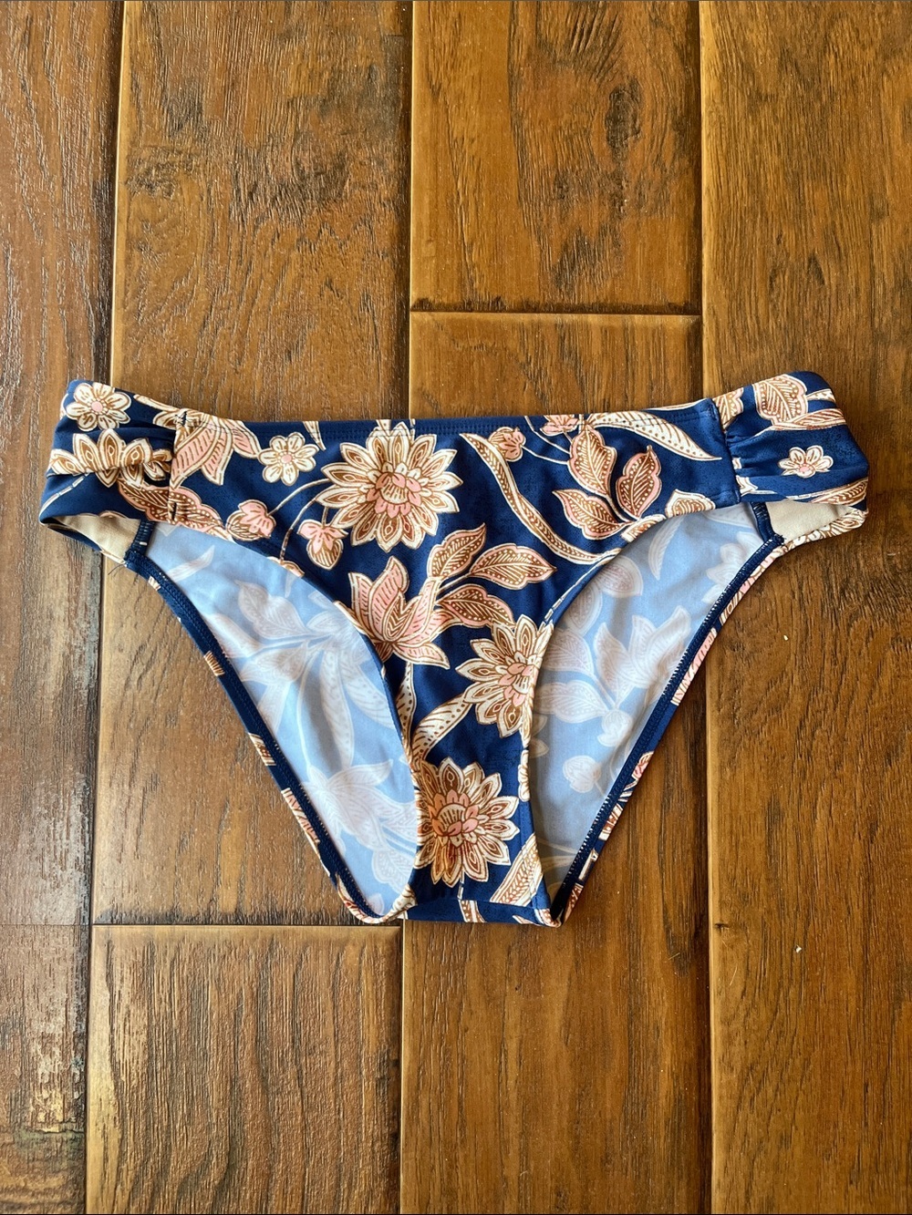 Cupshe Navy Floral Bikini Bottoms with Blush and Cream Accents